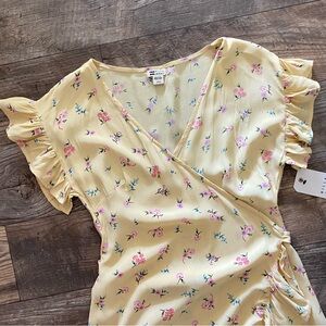 🔥🔥 BILLABONG Yellow Floral Mini Dress